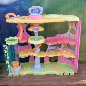 My Littlest Pet Shop round and round pet town